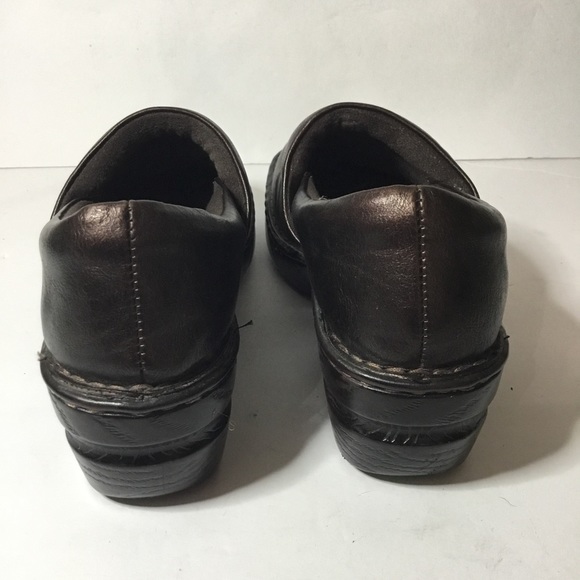 BOC Born Concepts Women’s Bronze Leather Slip On Clogs Size 7 - Picture 3 of 9